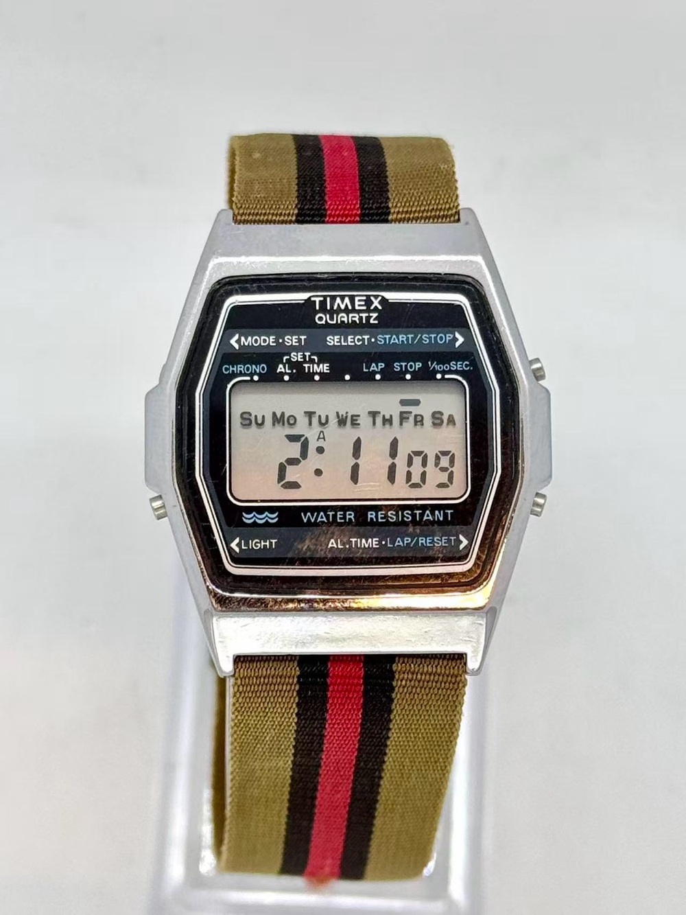 Vintage Timex Quartz Digital Men’s Watch 30mm Black Dial New Battery Runs